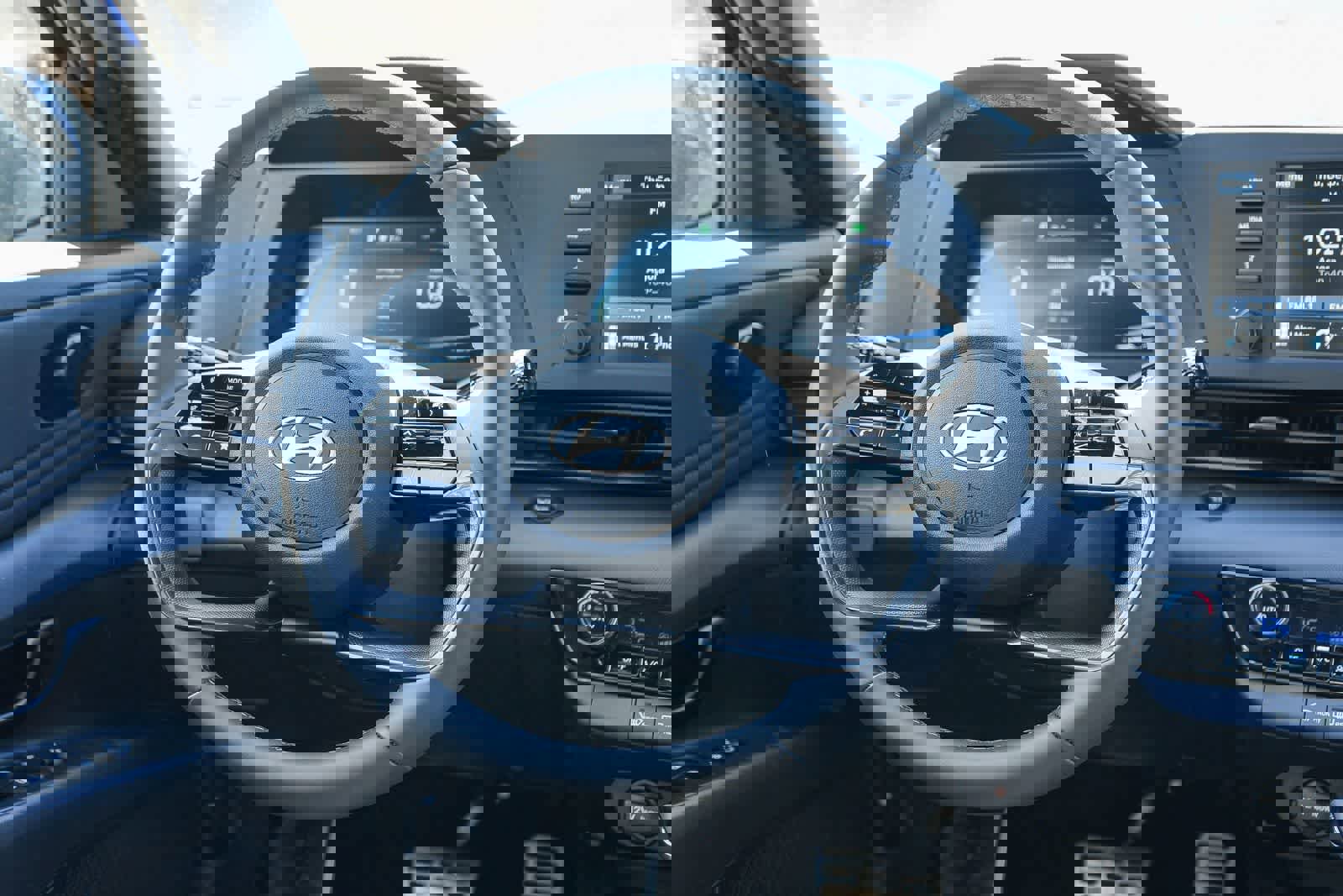 New 2025 Hyundai Elantra Sport image 17