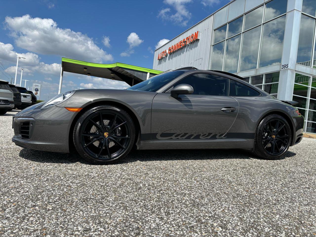 Used 2018 Porsche 911 Carrera image 3