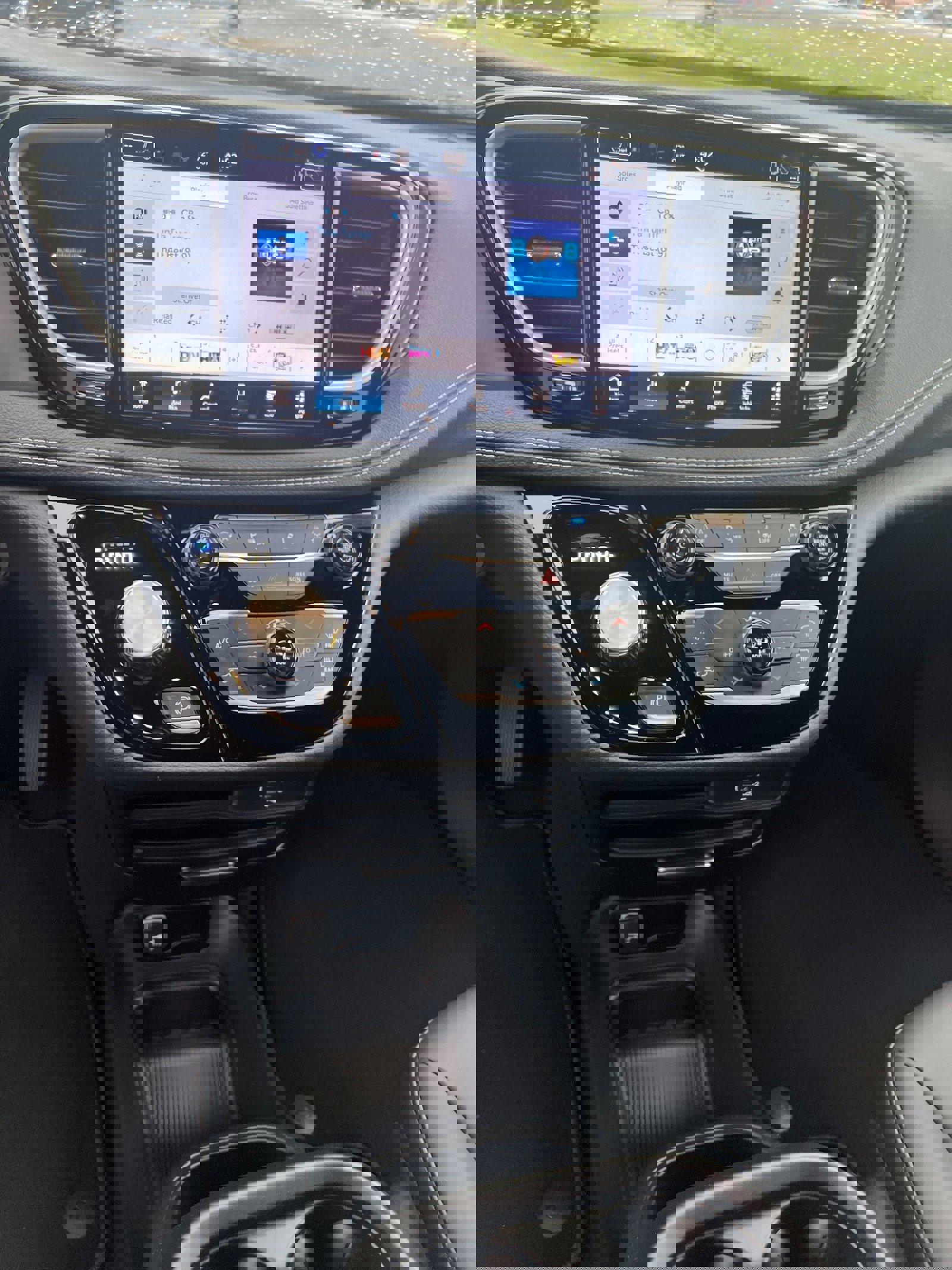 New 2026 Chrysler Pacifica Select image 18