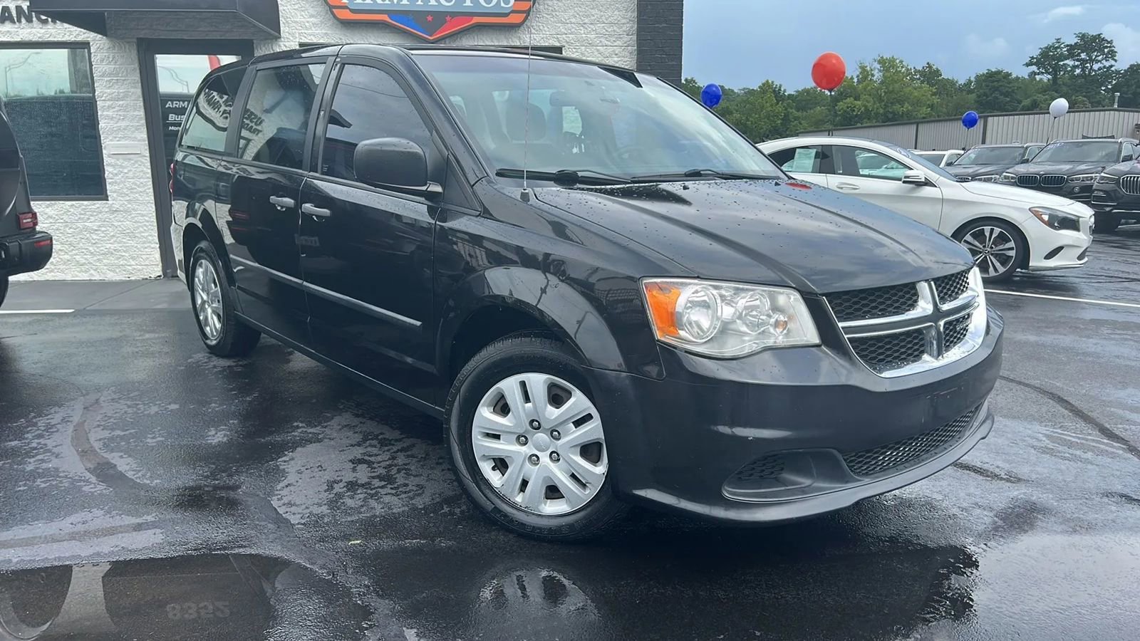 Used 2014 Dodge Grand Caravan American Value Package FWD image 2