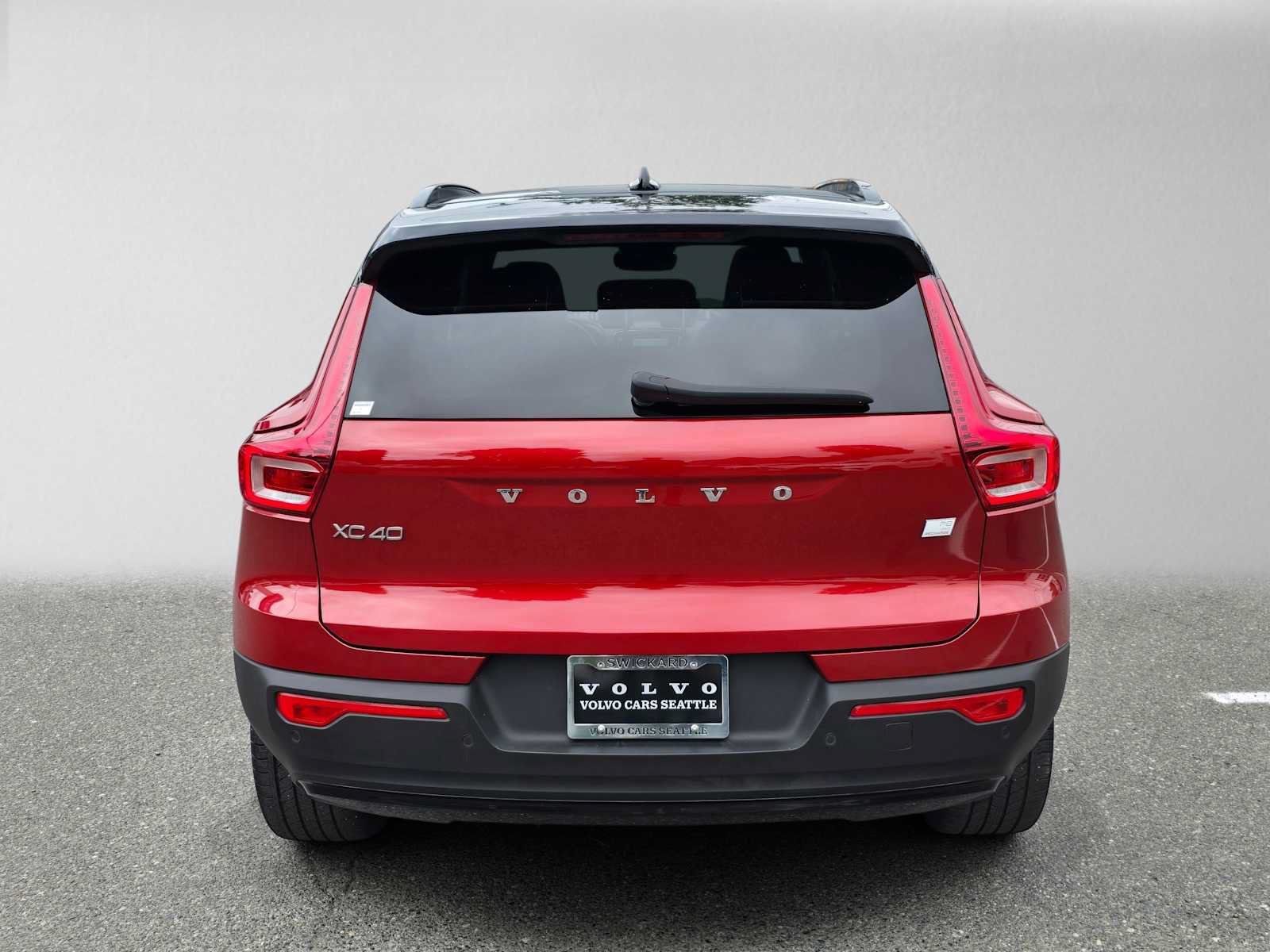 Used 2021 Volvo XC40 P8 Recharge AWD/4WD image 4