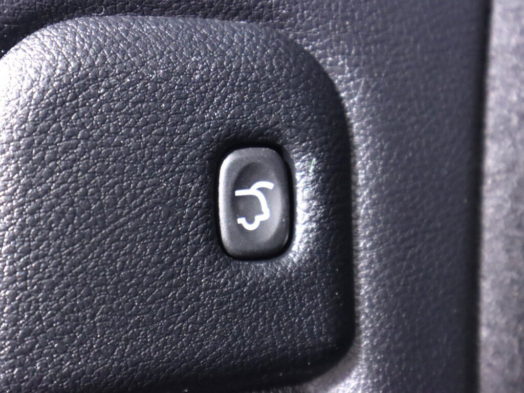 Used 2019 Dodge Durango R/T w/ Technology Group AWD/4WD image 42