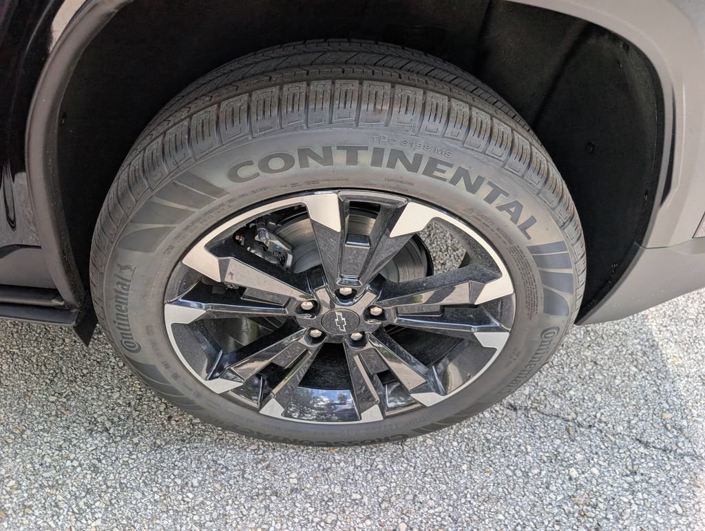 New 2027 Chevrolet Equinox RS w/ Safety and Technology Package FWD image 11