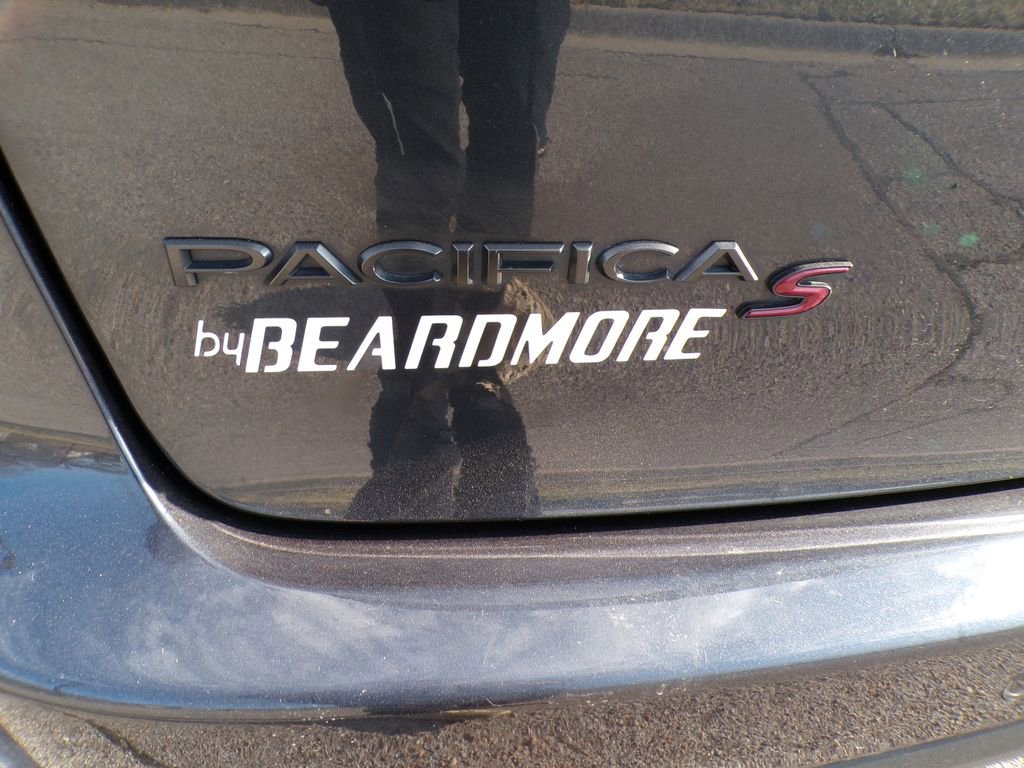 Used 2021 Chrysler Pacifica Limited w/ Uconnect Theater Family Group FWD image 6