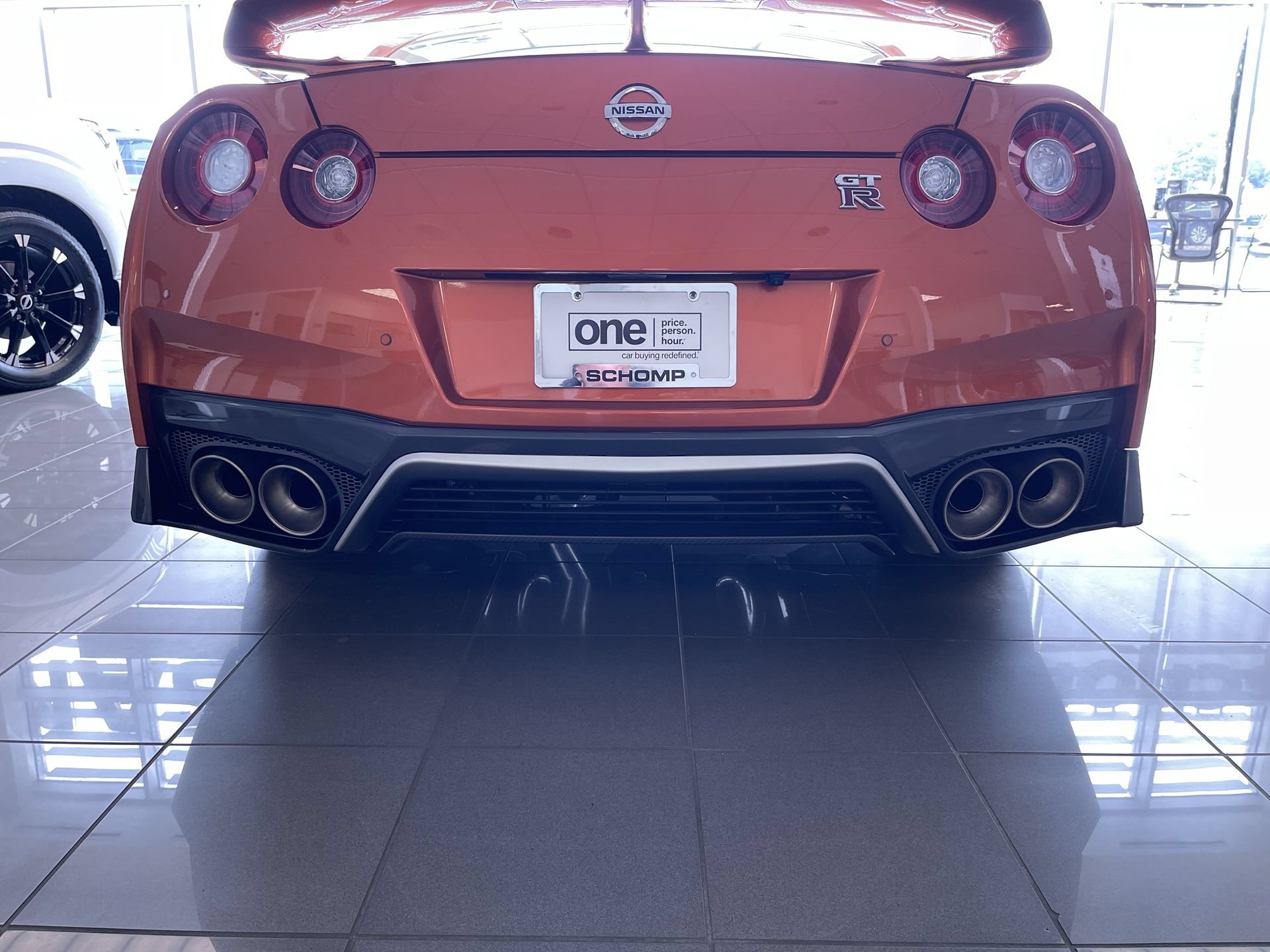 Used 2018 Nissan GT-R Premium w/ Premium Interior Package AWD/4WD image 23