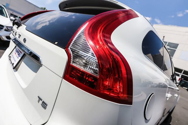 Used 2016 Volvo XC60 T5 Platinum FWD image 13