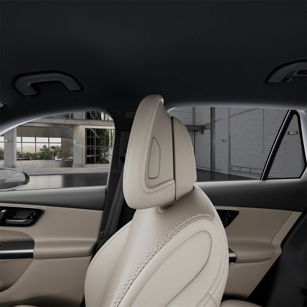 Used 2025 Mercedes-Benz GLC 300 4MATIC image 45