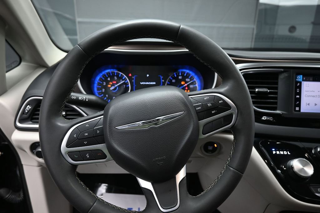 Used 2023 Chrysler Voyager LX FWD image 31