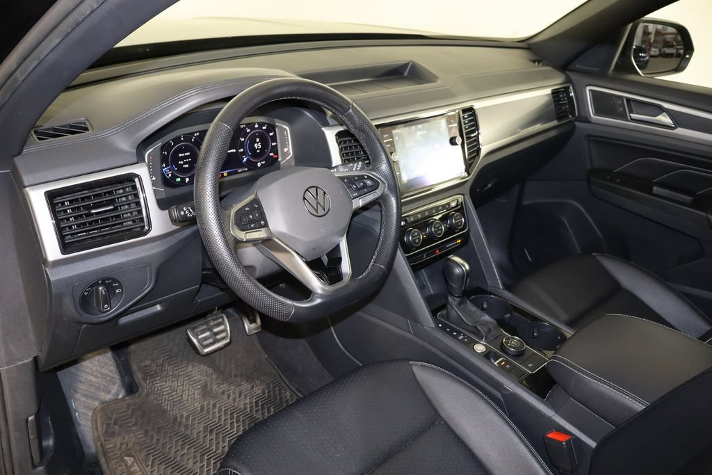 Used 2020 Volkswagen Atlas Cross Sport SEL R-Line AWD/4WD image 25