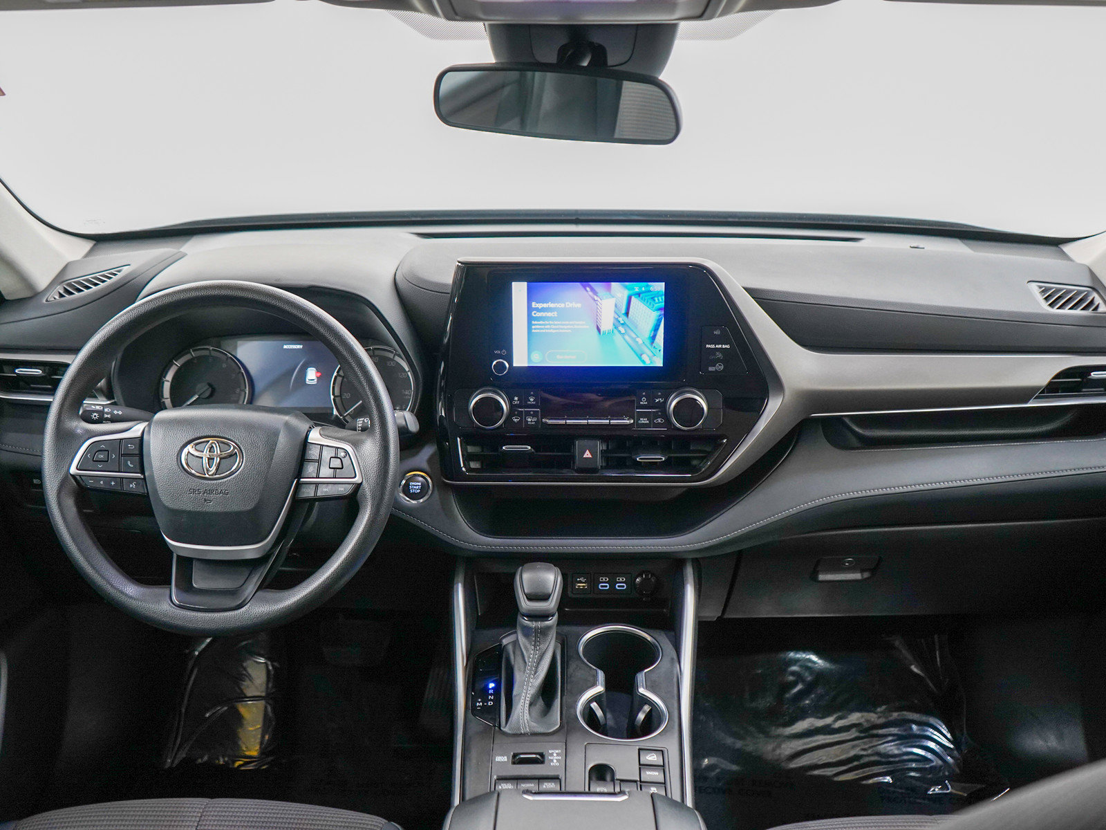 Used 2023 Toyota Highlander L AWD/4WD image 15
