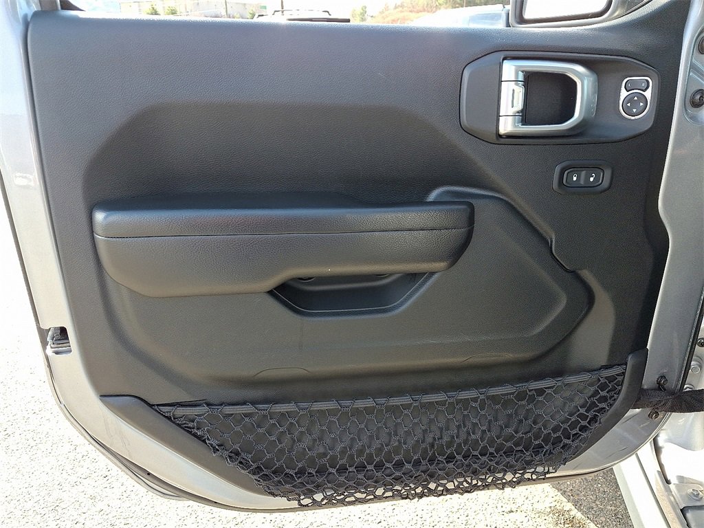 Used 2020 Jeep Gladiator Rubicon image 12