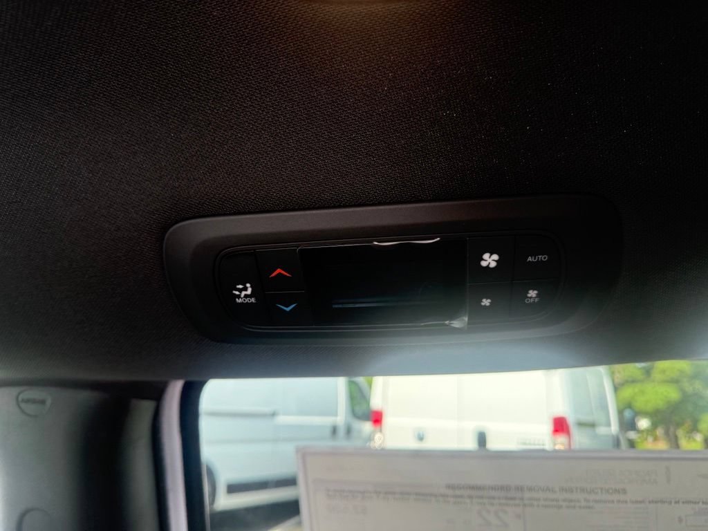 New 2027 Chrysler Pacifica Select FWD image 40