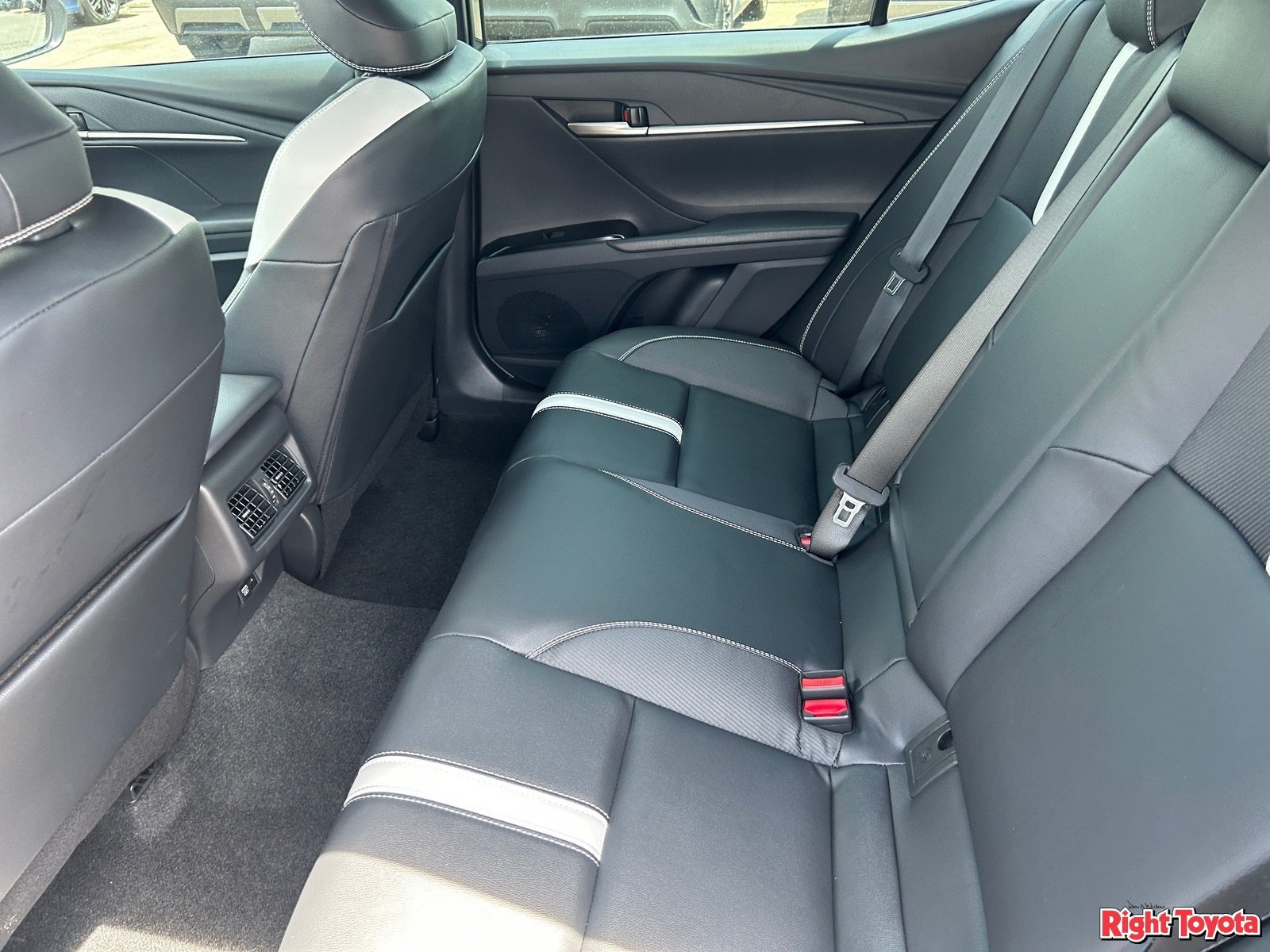 New 2026 Toyota Camry SE w/ Convenience Package FWD image 18