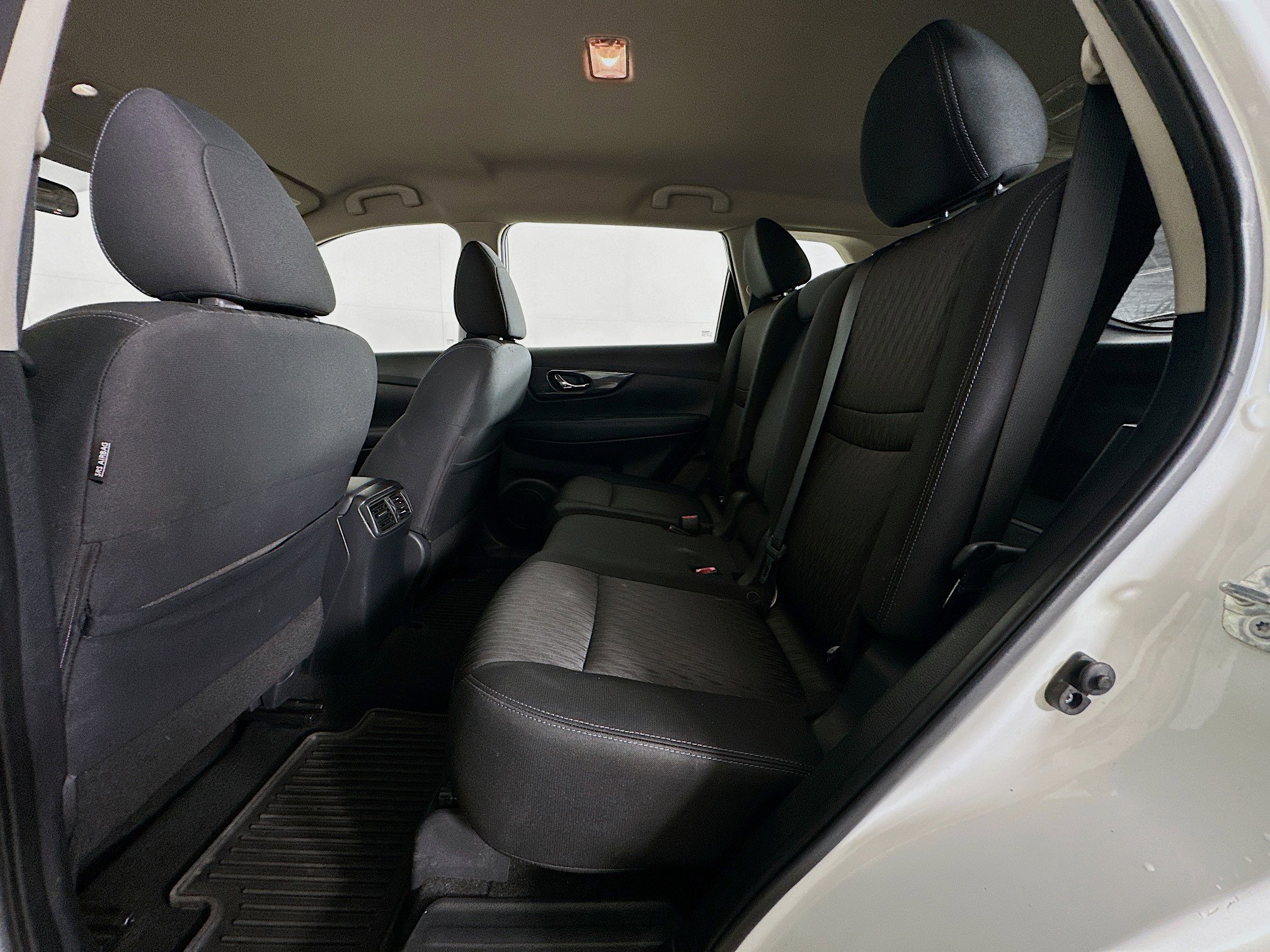 Used 2018 Nissan Rogue S image 26