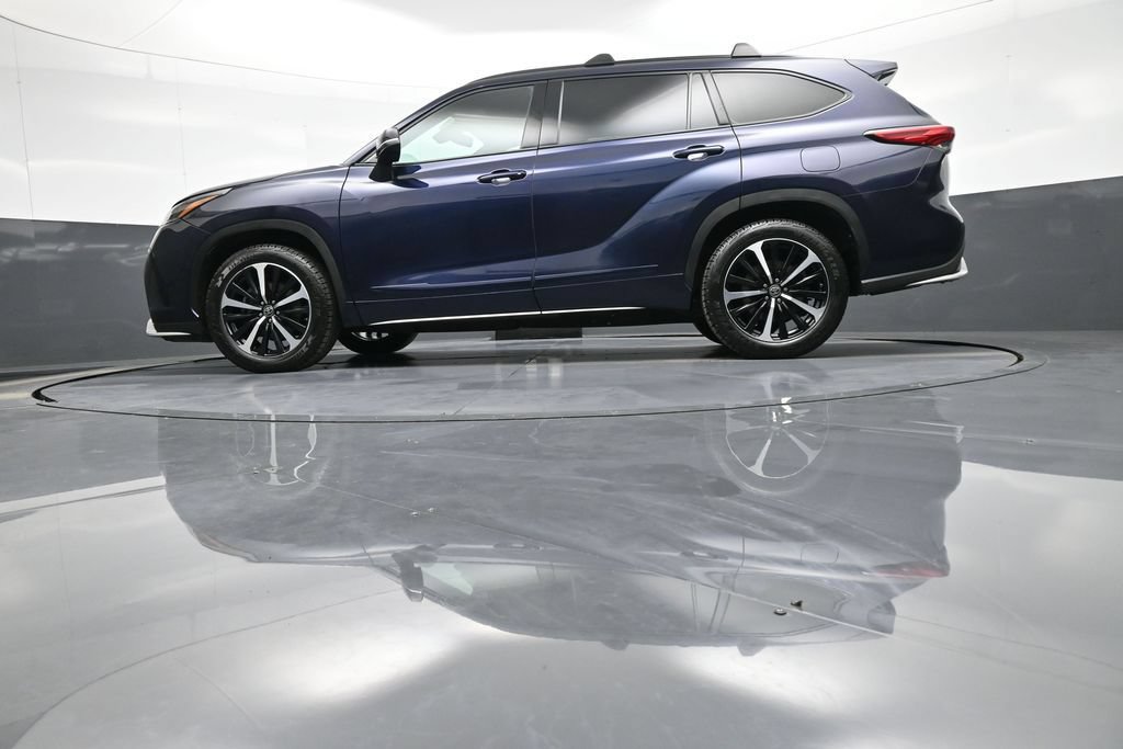 Used 2021 Toyota Highlander XSE AWD/4WD image 35