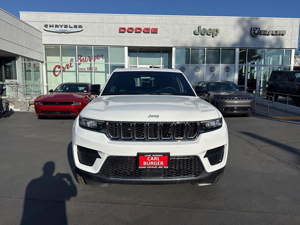 Certified 2024 Jeep Grand Cherokee Laredo X w/ Luxury Tech Group I image 2