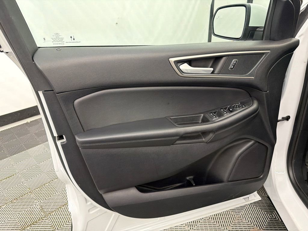 Used 2024 Ford Edge SEL AWD/4WD image 11