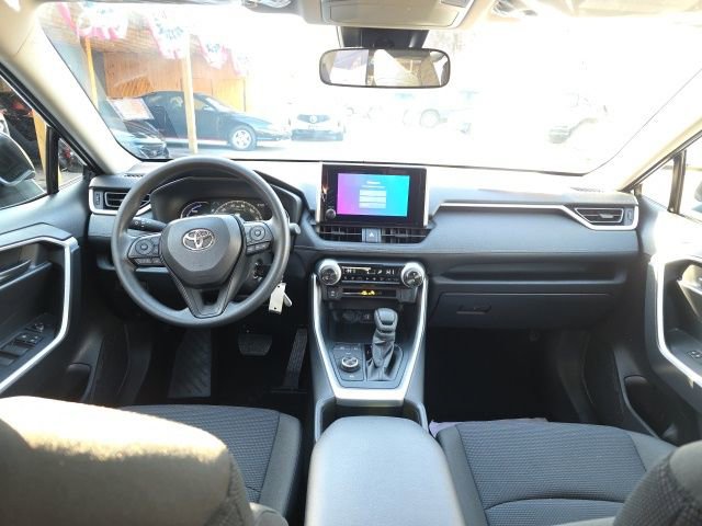 Used 2025 Toyota RAV4 LE image 12