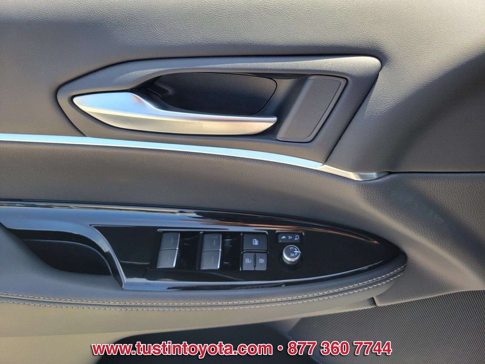 Used 2024 Toyota Mirai w/ Advanced Technology Package RWD image 17