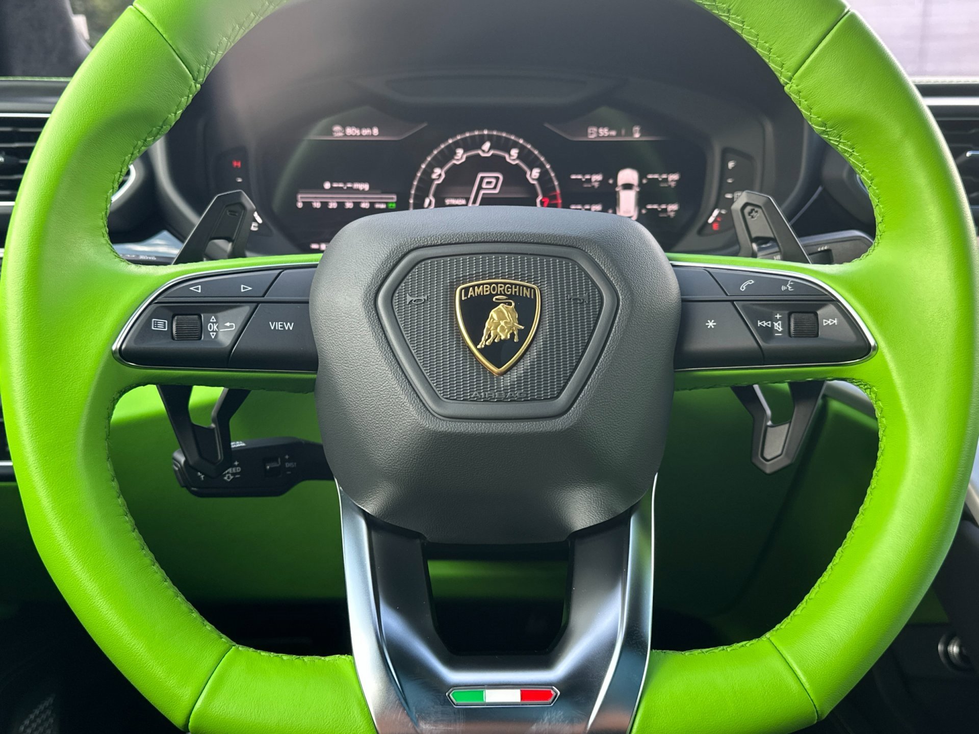 Used 2022 Lamborghini Urus image 28