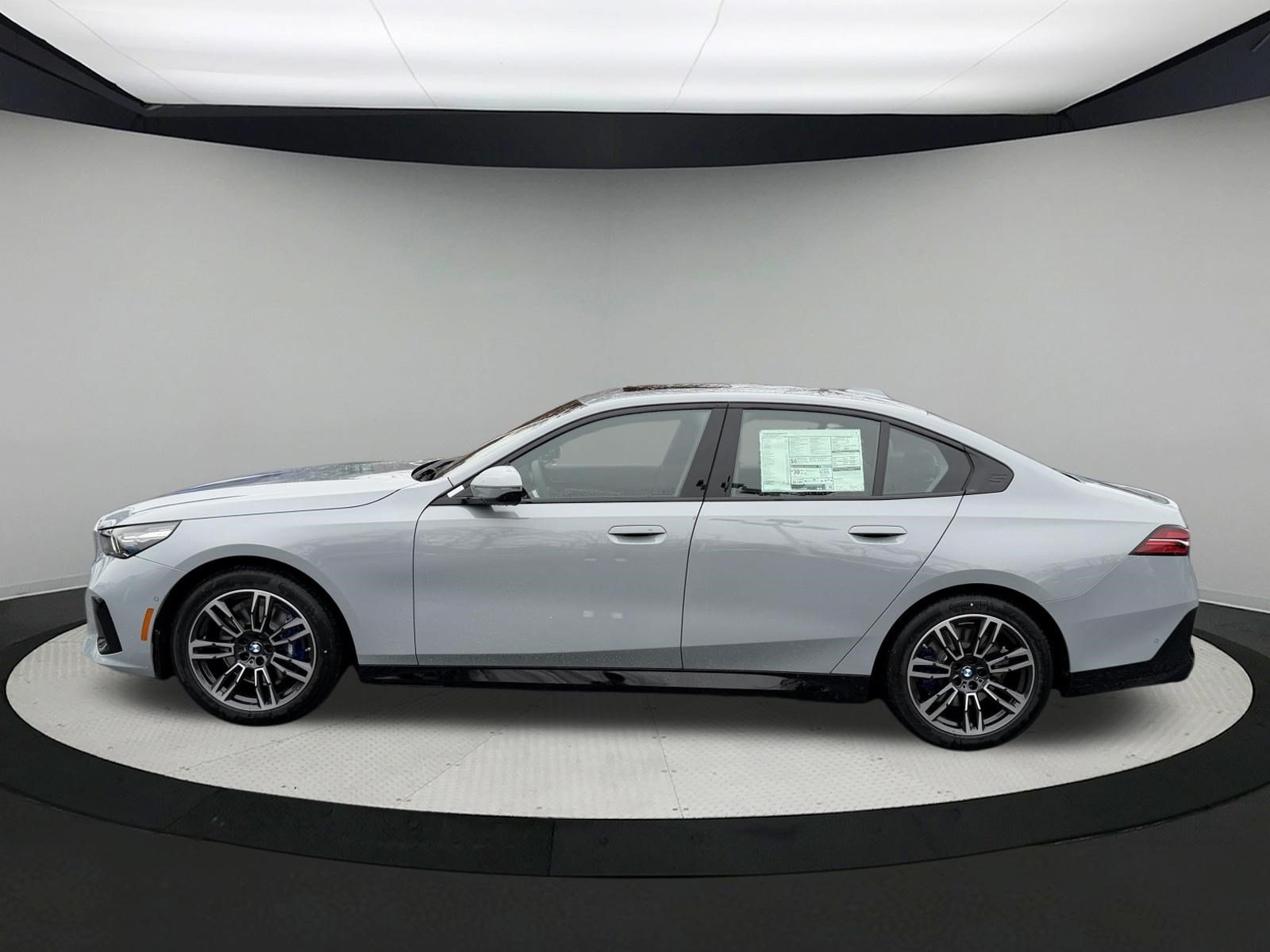 New 2026 BMW 530i xDrive w/ M Sport Package AWD/4WD image 8