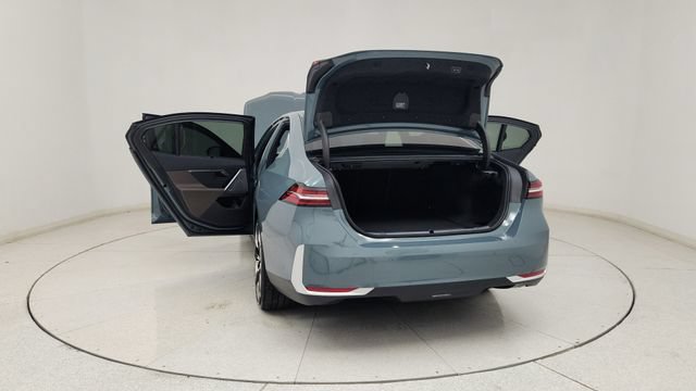 Used 2026 BMW i5 eDrive40 AWD/4WD image 18