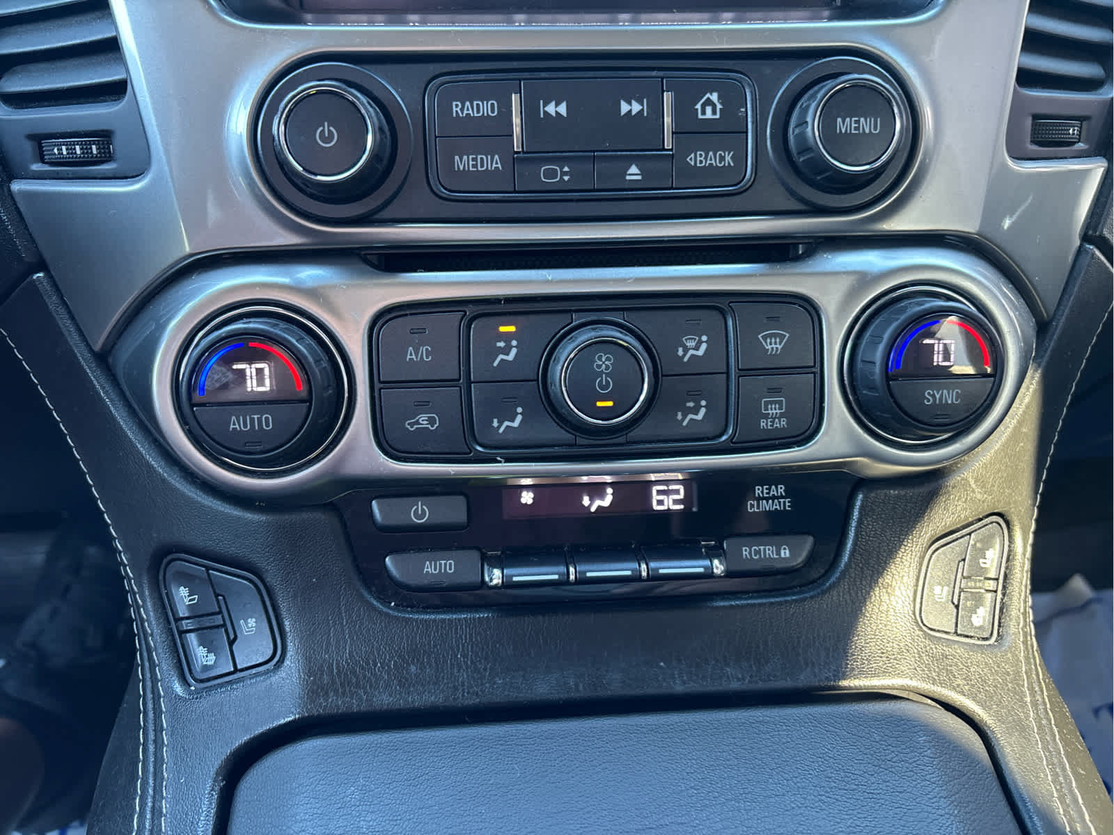 Used 2018 Chevrolet Tahoe Premier AWD/4WD image 25
