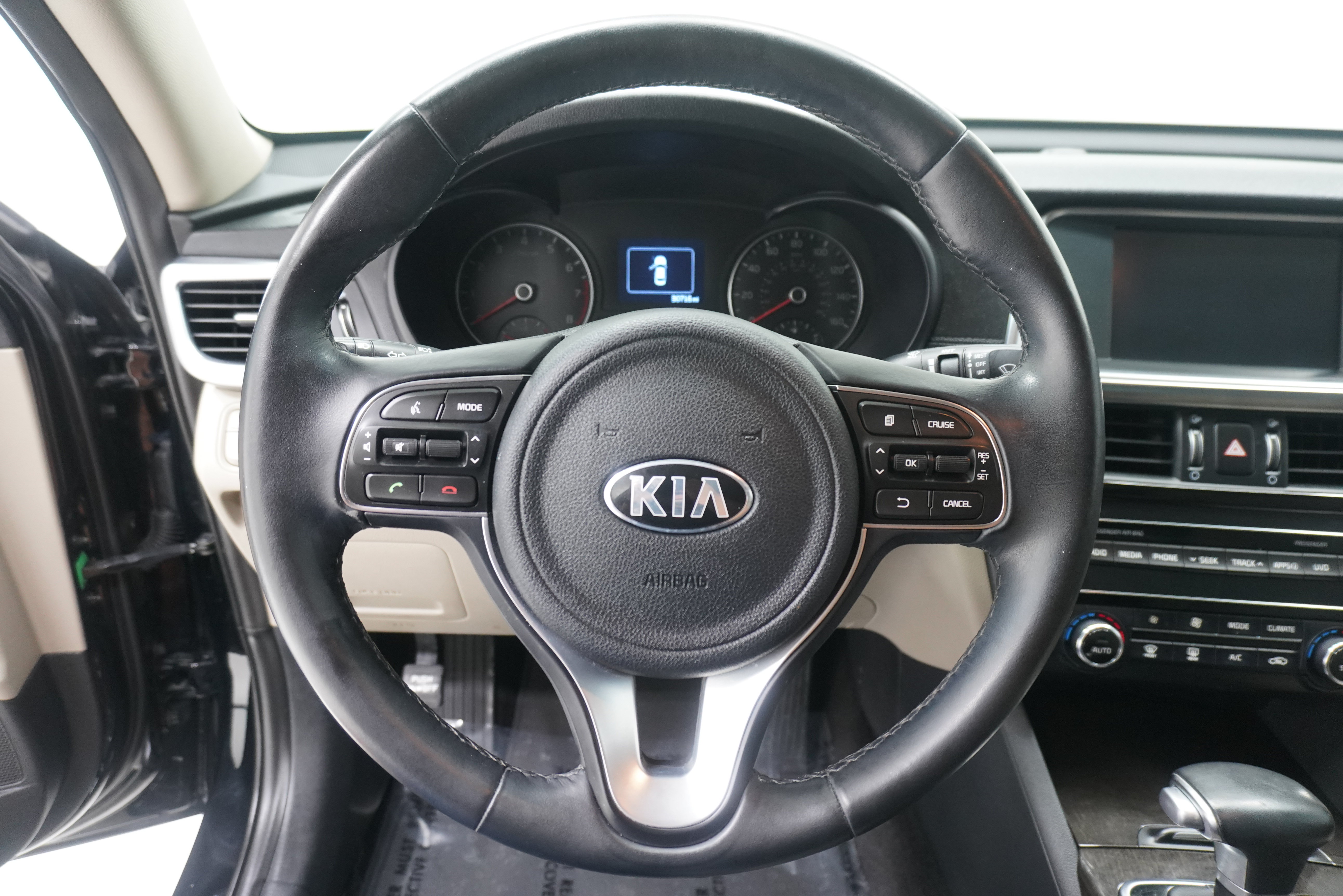 Used 2017 Kia Optima EX FWD image 17