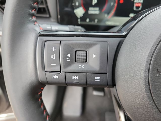 Used 2025 Nissan Kicks SR FWD image 27