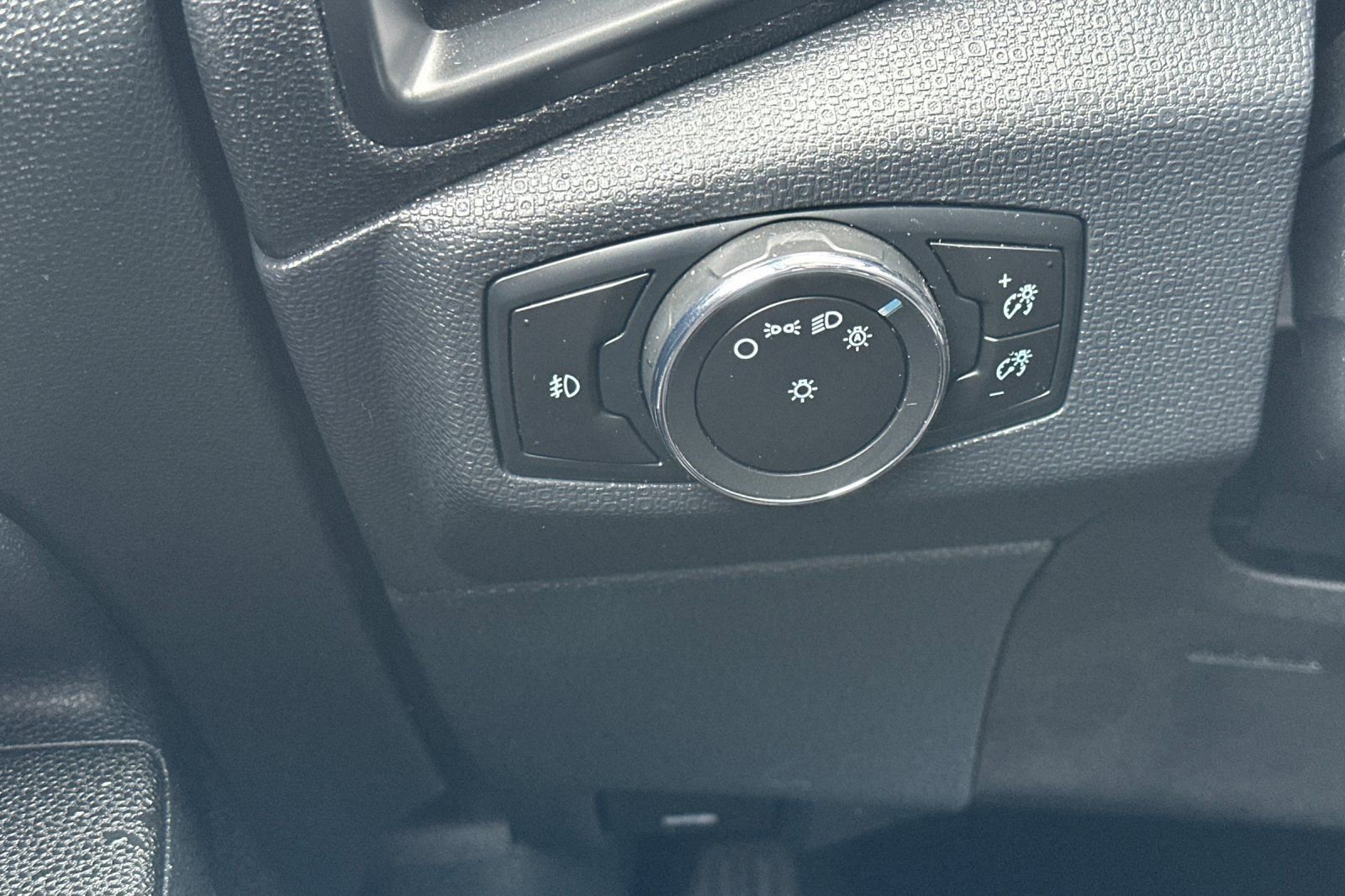 Used 2020 Ford EcoSport SES image 30