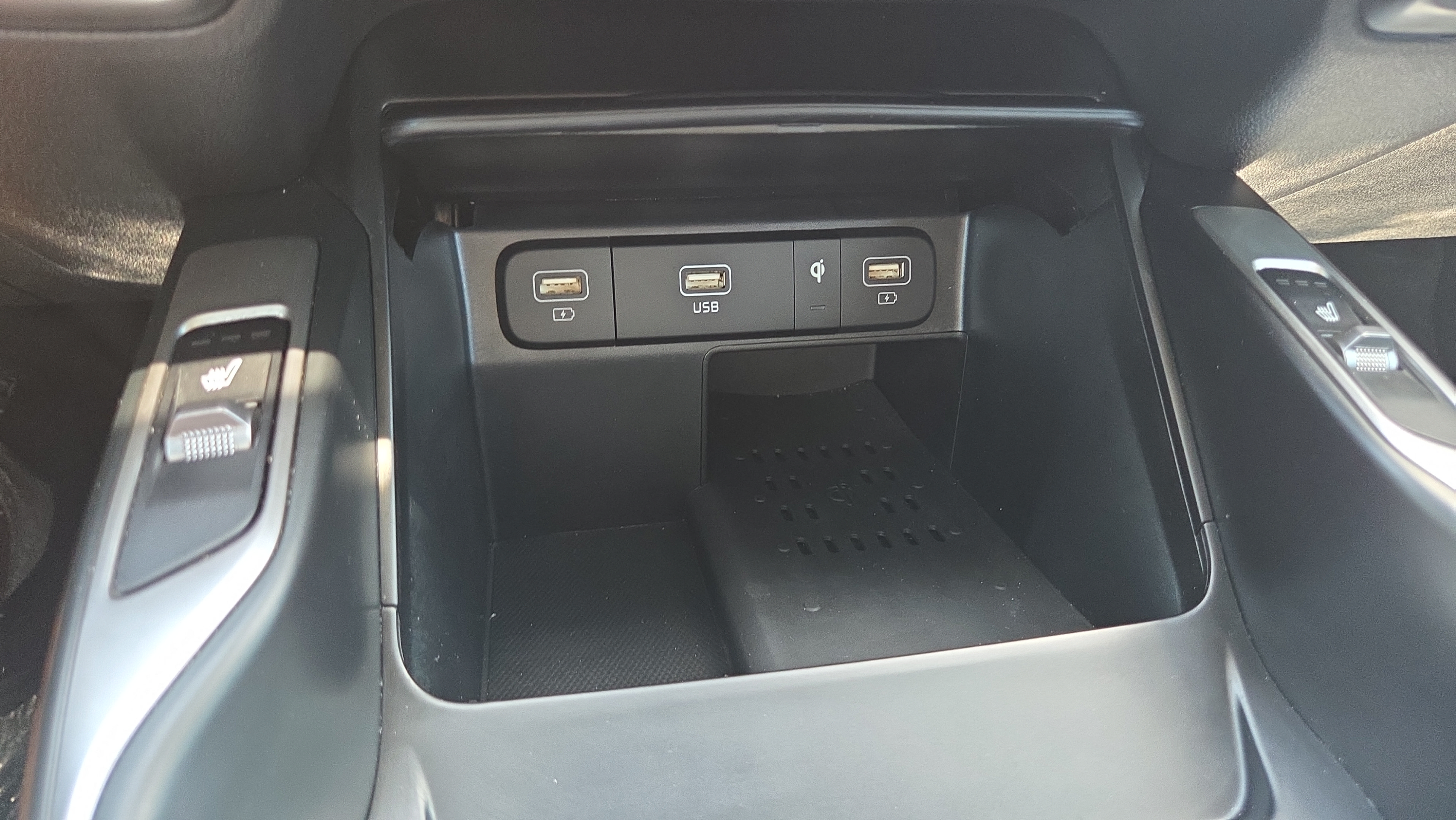 Used 2023 Kia Sorento S w/ Panoramic Sunroof Package FWD image 31