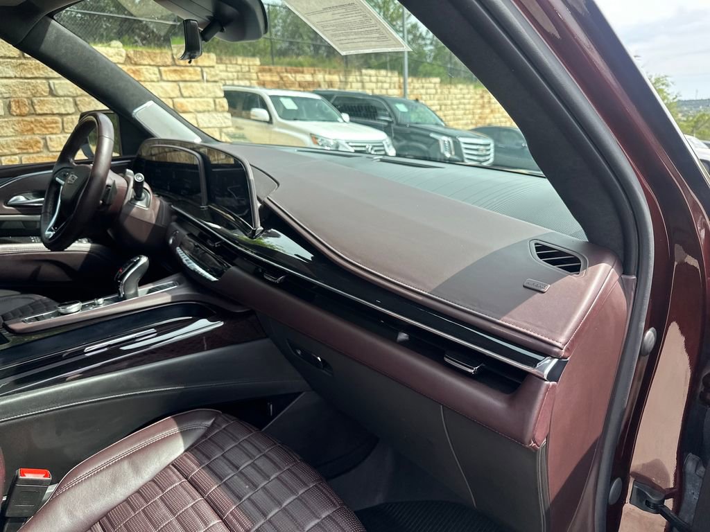 Used 2022 Cadillac Escalade Sport Platinum AWD/4WD image 38