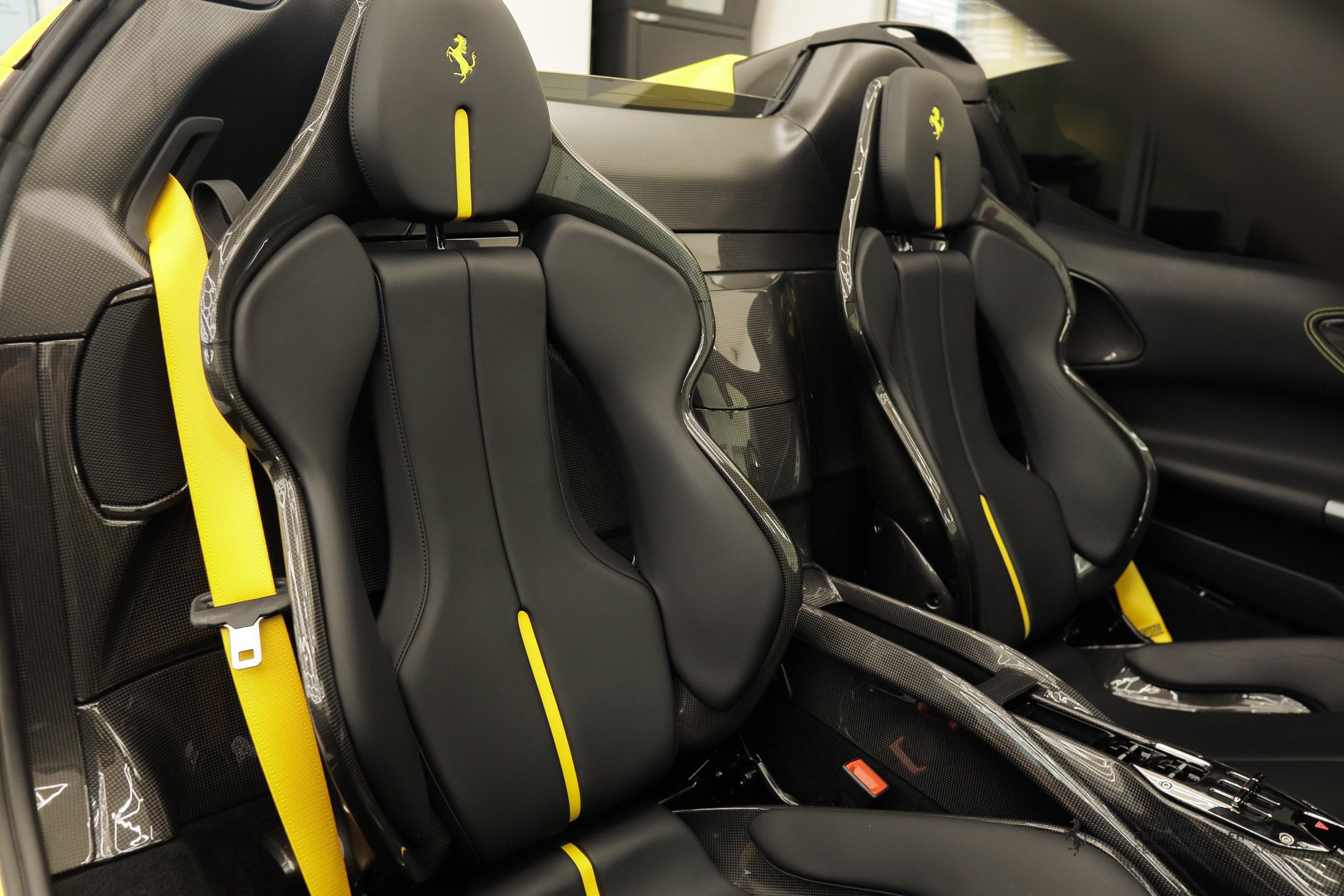 Used 2022 Ferrari SF90 Spider AWD/4WD image 13
