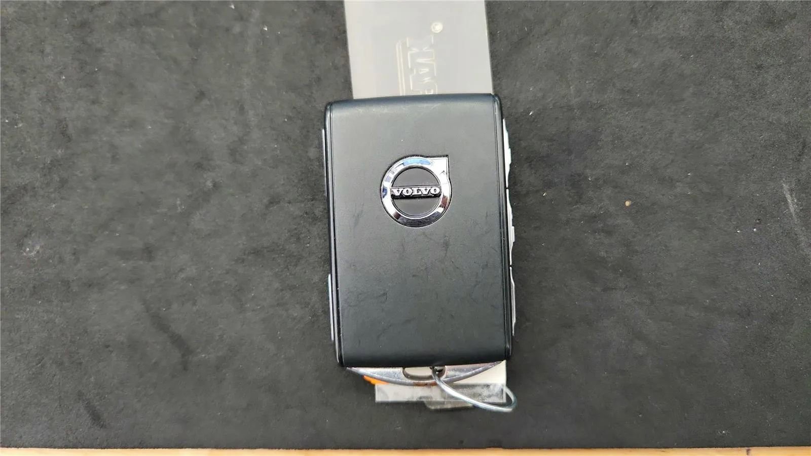 Used 2023 Volvo S60 T8 Plus image 21