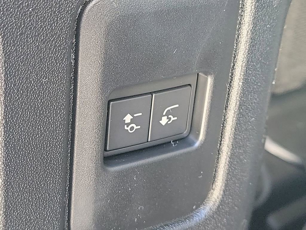 New 2025 Land Rover Defender 110 S AWD/4WD image 12