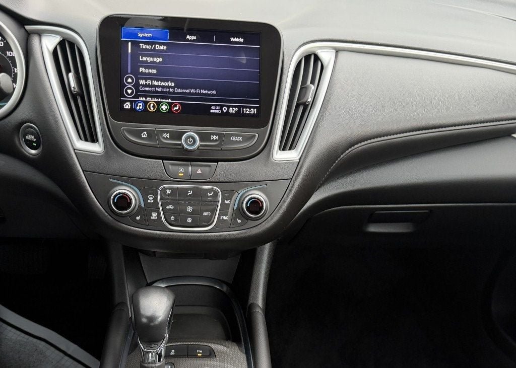 Used 2022 Chevrolet Malibu LT w/ Leather Package FWD image 14