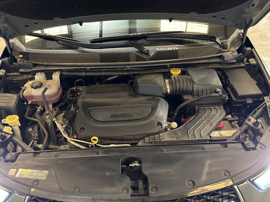 Used 2023 Chrysler Pacifica Touring-L image 27