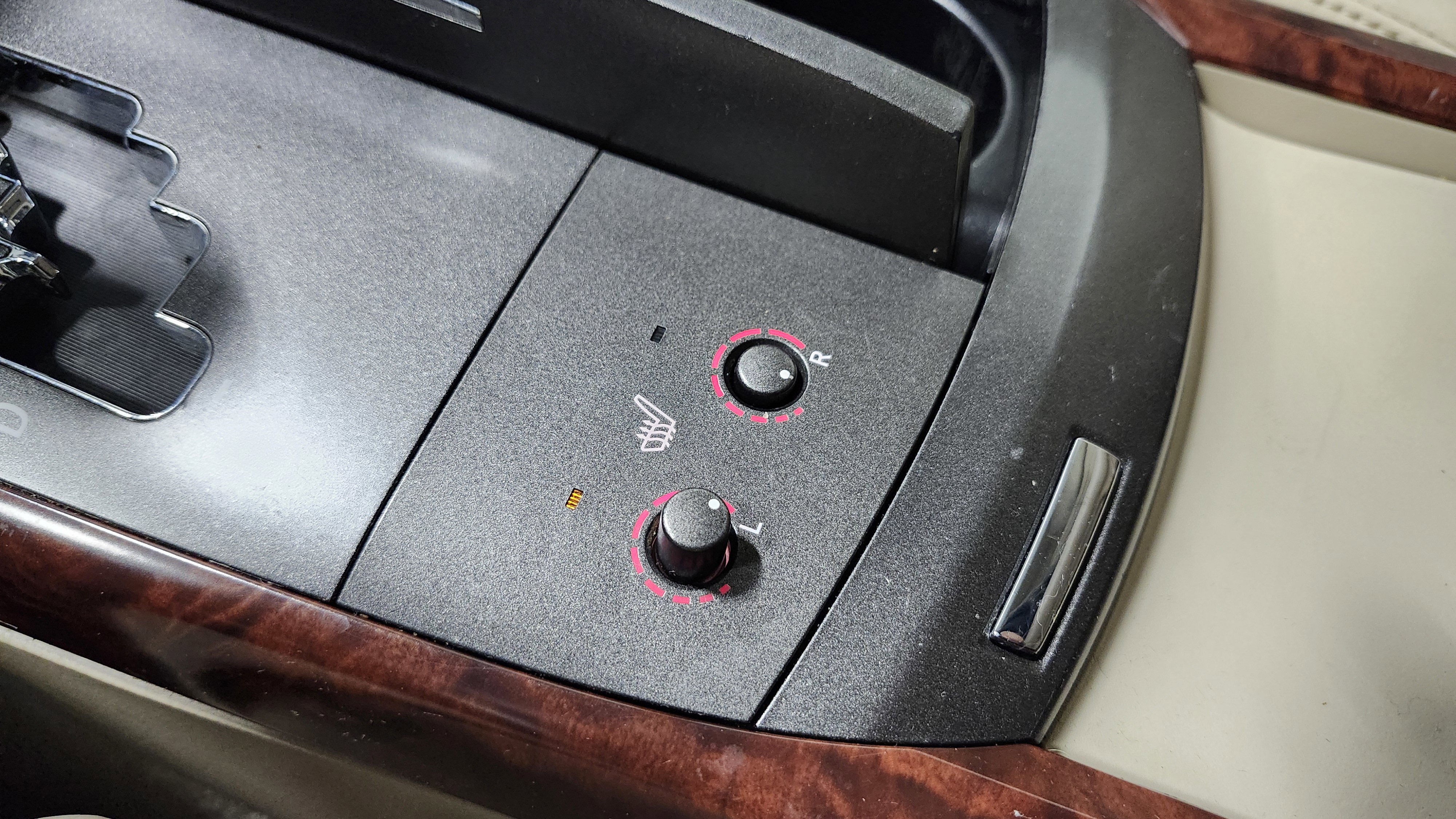 Used 2011 Toyota Avalon image 8