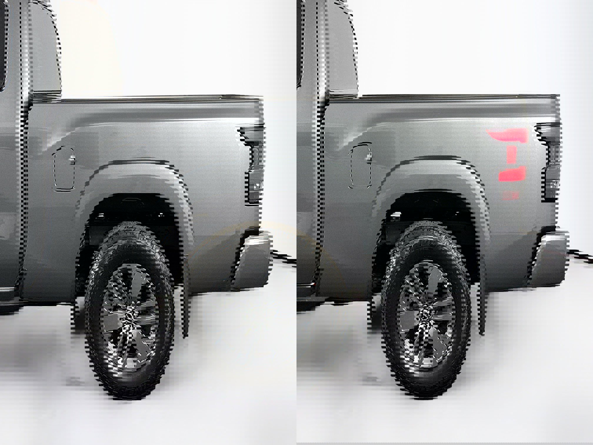 Used 2025 Nissan Frontier SV image 41