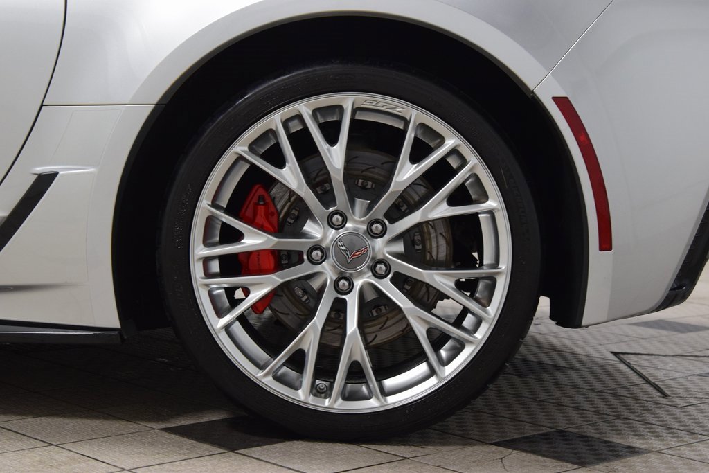 Used 2015 Chevrolet Corvette Z06 w/ 3LZ Preferred Equipment Group image 29