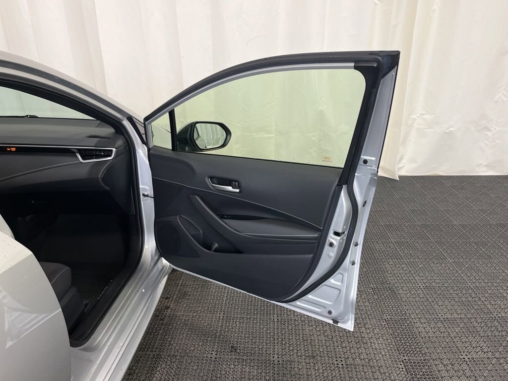 Used 2021 Toyota Corolla SE w/ SE Preferred Package image 19