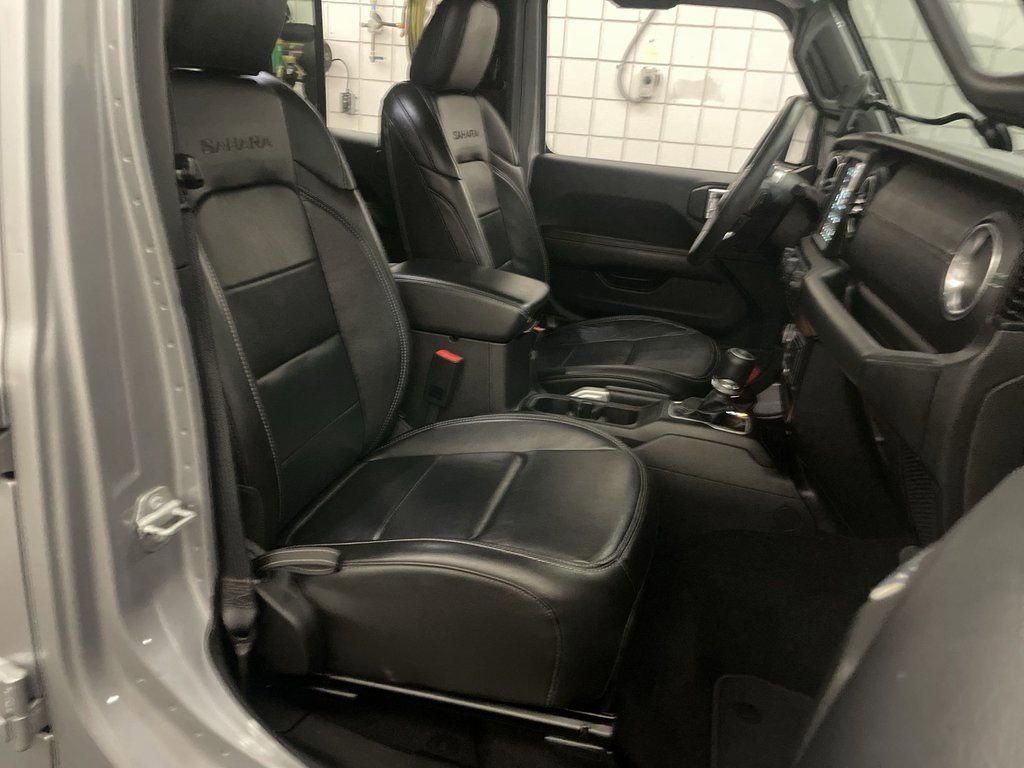 Used 2018 Jeep Wrangler Unlimited Sahara w/ Uconnect 4C Nav & Sound Group image 22