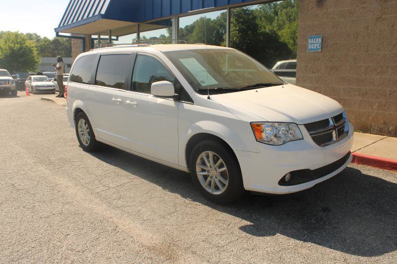 Used 2019 Dodge Grand Caravan SXT image 3