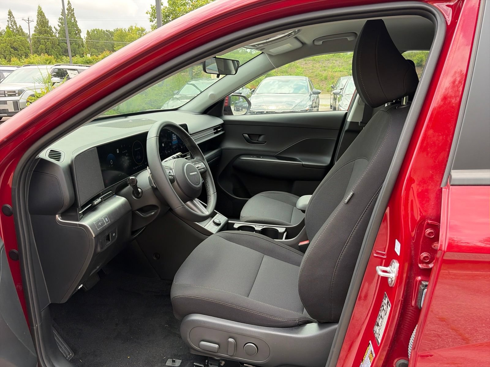 Used 2025 Hyundai Kona SEL FWD image 9
