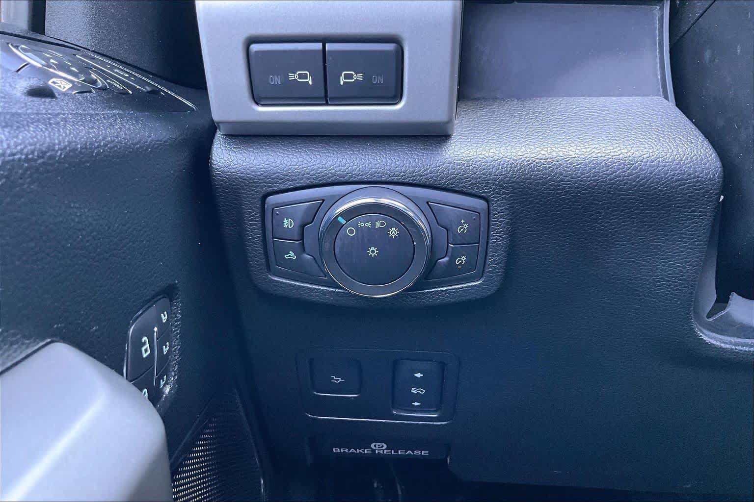 Used 2021 Ford F350 Lariat AWD/4WD image 32