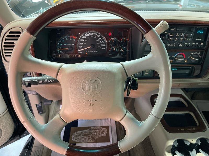 Used 1999 Cadillac Escalade 4WD image 29