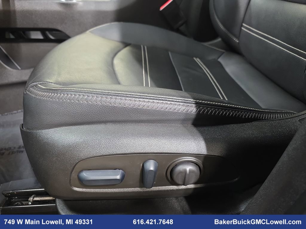 Used 2023 GMC Terrain Denali image 28