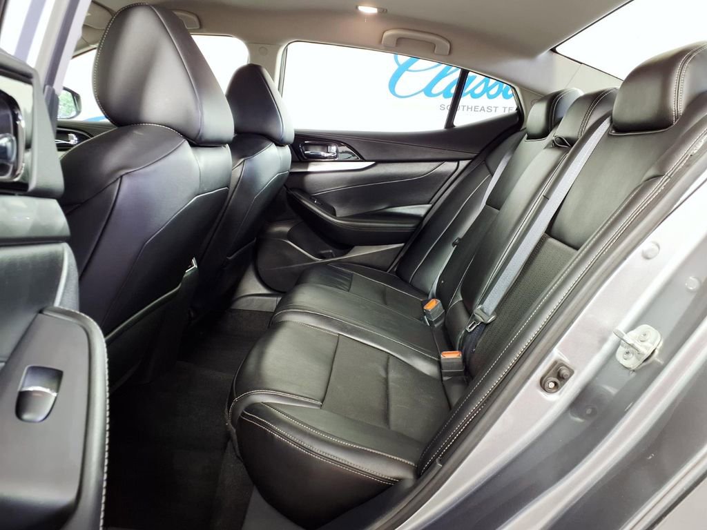 Used 2022 Nissan Maxima SV w/ Floor Mat Group FWD image 8
