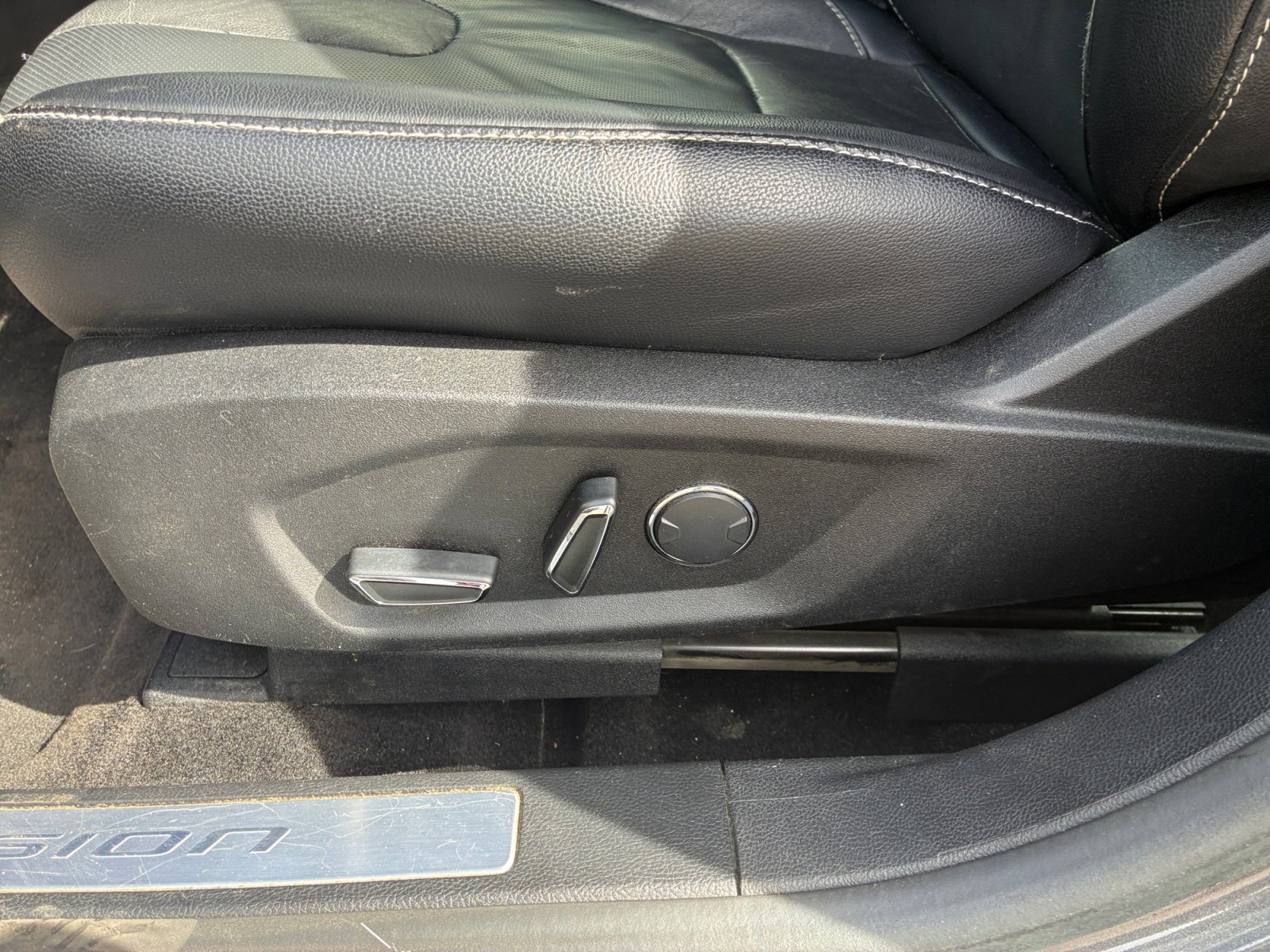 Used 2018 Ford Fusion Titanium image 15