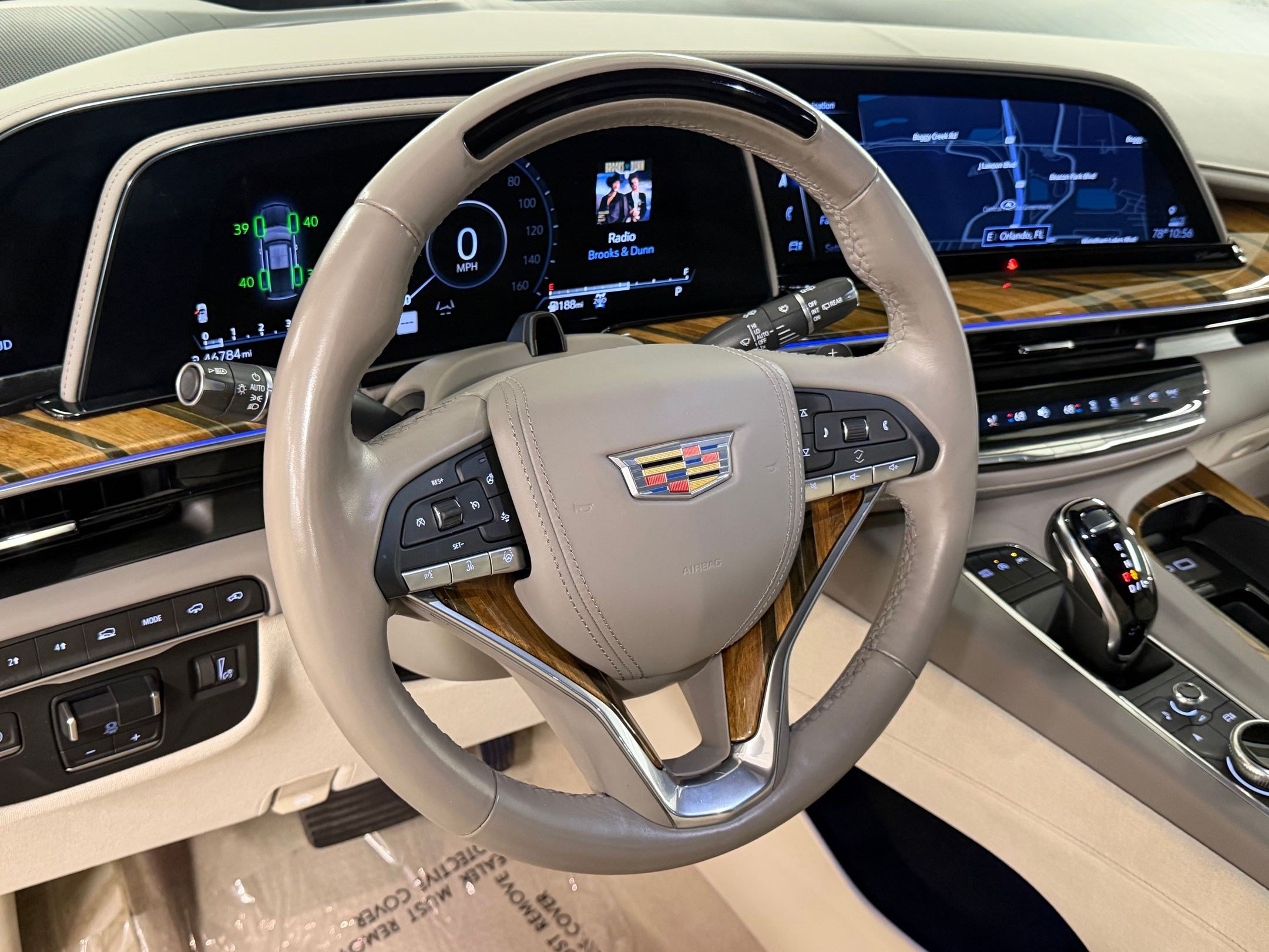 Certified 2023 Cadillac Escalade Sport Platinum w/ LPO, ONYX Package AWD/4WD image 4
